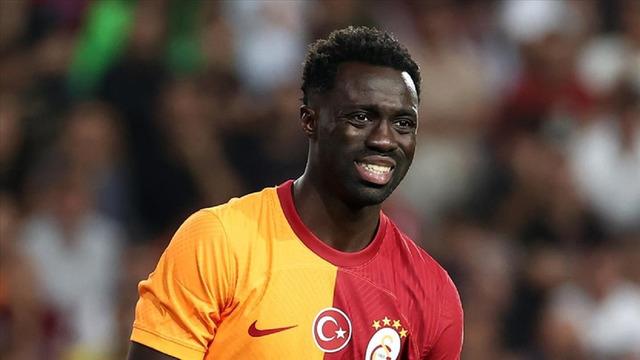 galatasaray-davinson-sanchez-durumu-net-ortaya çıktı-manchester-united-macinda-giymesi-zor-hwgd (1)