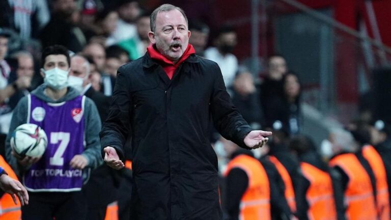Sergen Yalçın Beşiktaş'ın teknik direktörü olacak mı? açıkladı