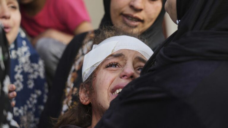 İsrail'in okula saldırısında en az 27 kişi öldü