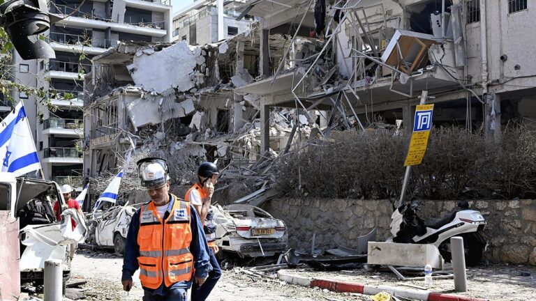 İsrail'de, İran saldırısı tarafından açıklanan acil durum kısıtlamaları uzatıldı