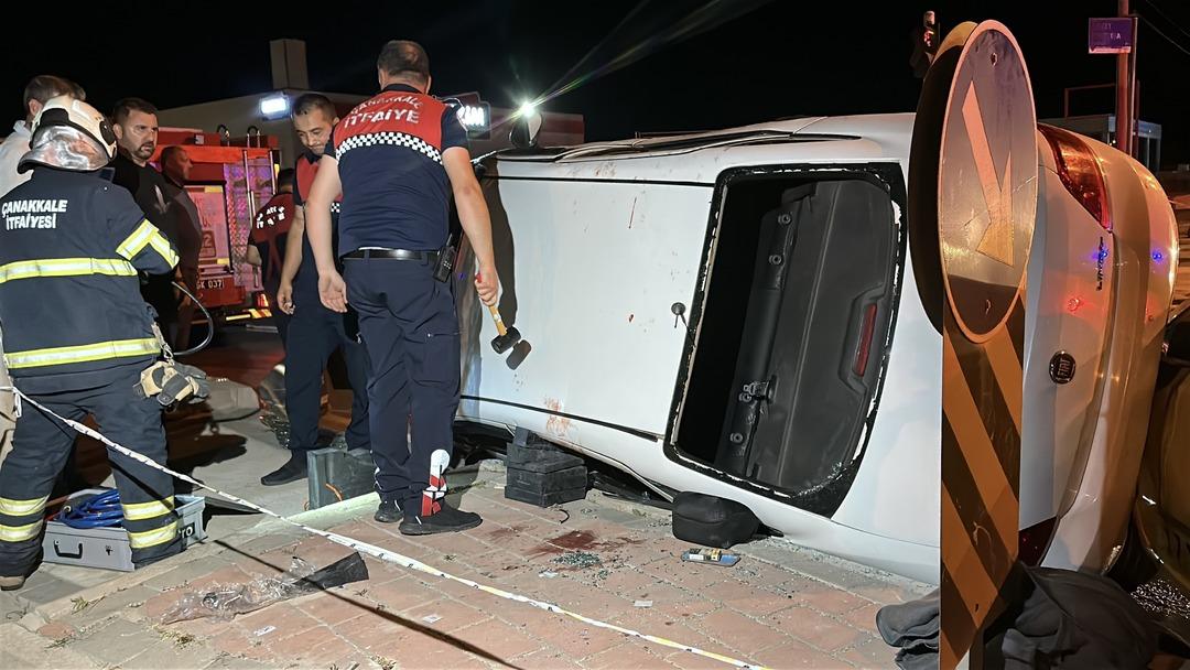 Çanakkale'de felaket kazası! Araba taksi ile çarpıştı: 8 yaralı 3