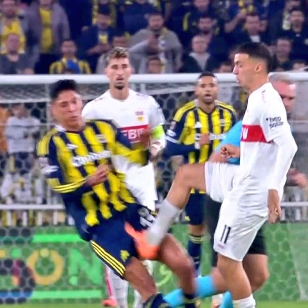 F.Bahçe-Stuttgart maçının hakemi Jakob Kehlet'e tepkiler devam ediyor! Bu onun Avrupa Ligi'ndeki ilk maçıydı. Sanırım bu son oyun olacak