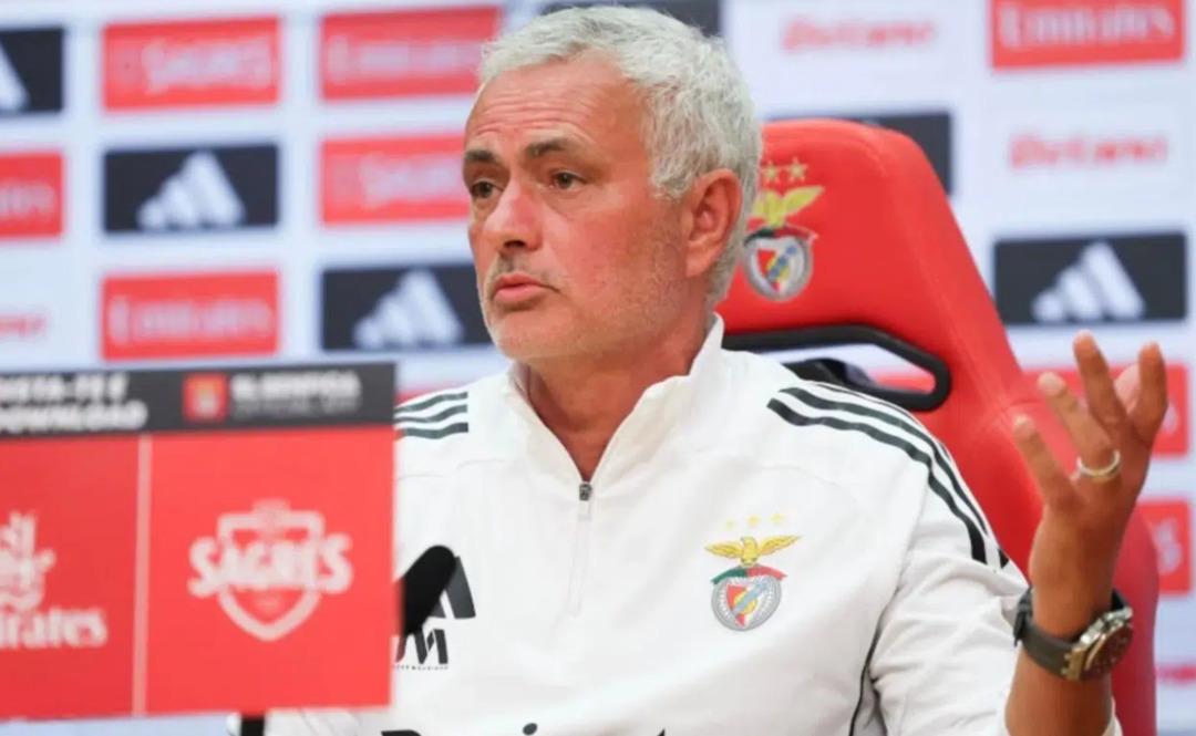 Mourinho yine kazanamadı! Düşme bölgesinde takıma puan kaybedince hakem 3'e saldırdı