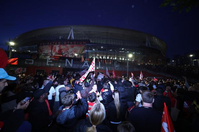 Arsenal, Premier Lig’de 22 yıl sonra şampiyon oldu